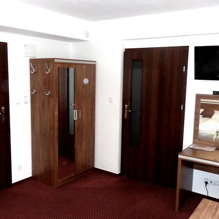 Bed and Breakfast Adamar Jastrzębia Góra Habitación foto