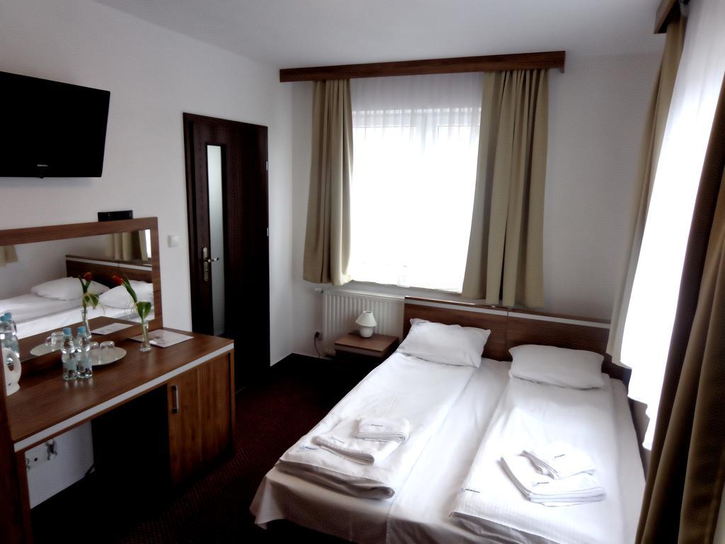 Bed and Breakfast Adamar Jastrzębia Góra Habitación foto